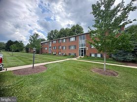 3876 Shadywood Dr