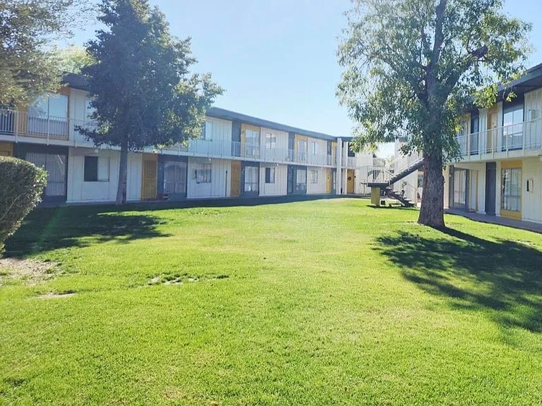 Park West Apartments — Photo 38
