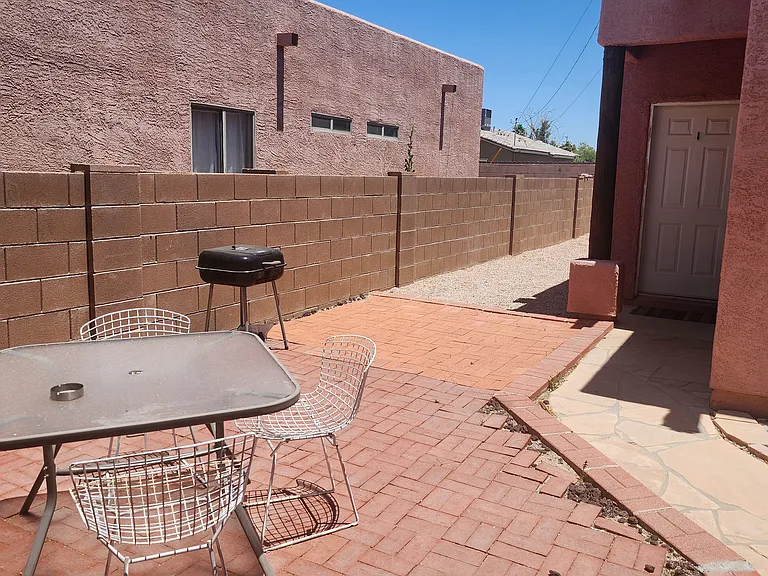1809 S 30th Pl — Photo 14