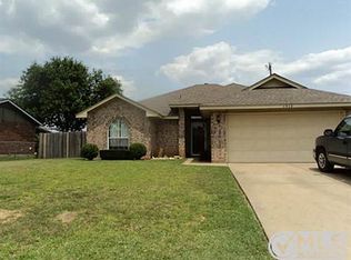 1513 Berry Dr, Cleburne, TX 76033