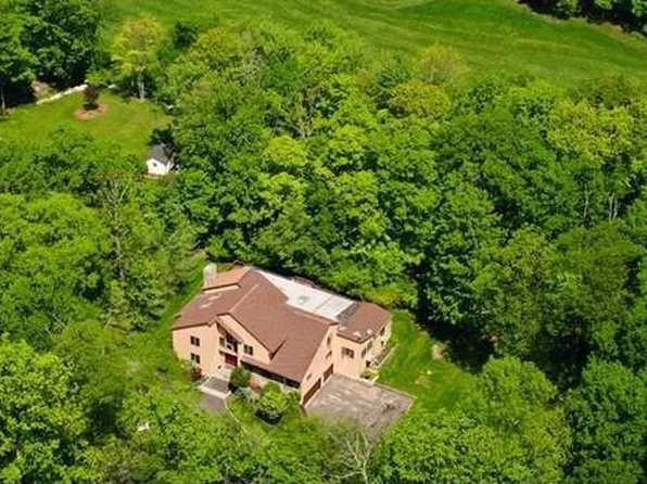 20 Ironwood Dr, Danbury, CT 06811