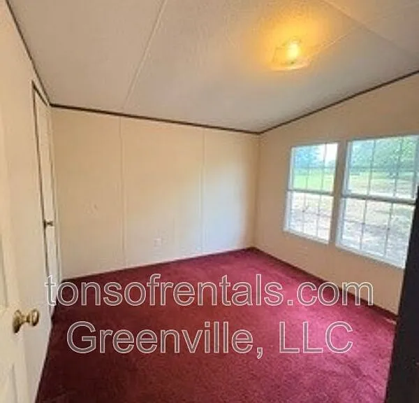 255 Pine Dr — Photo 8