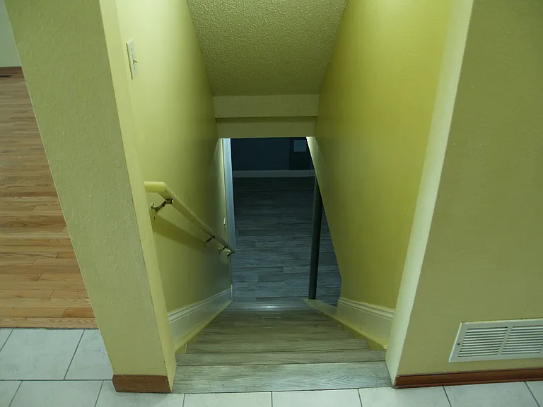 2419 S Gray Dr — Photo 37