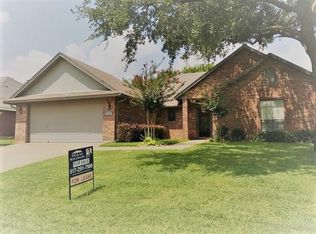 139 NE McAlister Rd, Burleson, TX 76028