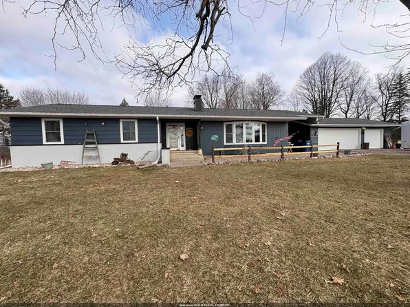 W8166 Belle Plaine Ave, Shawano, WI 54166