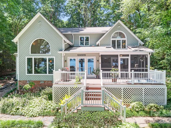 2704 Apache Trl, Denver, NC 28037