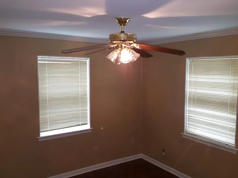 804 Fairmont Ln — Photo 8