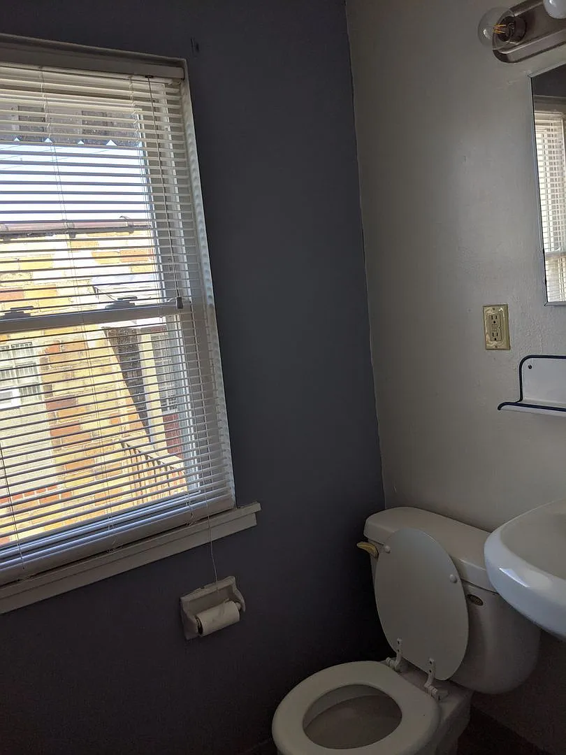 South Oakland renovated 2 bedroom — Photo 3