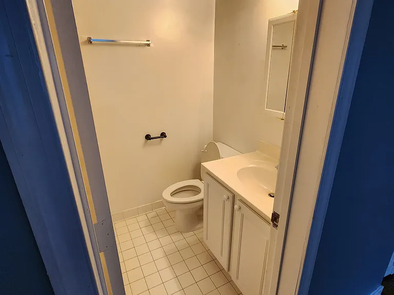 1533 N Colonial Ter #C — Photo 8