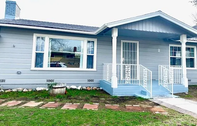 2 Mesa Dr — Photo 1