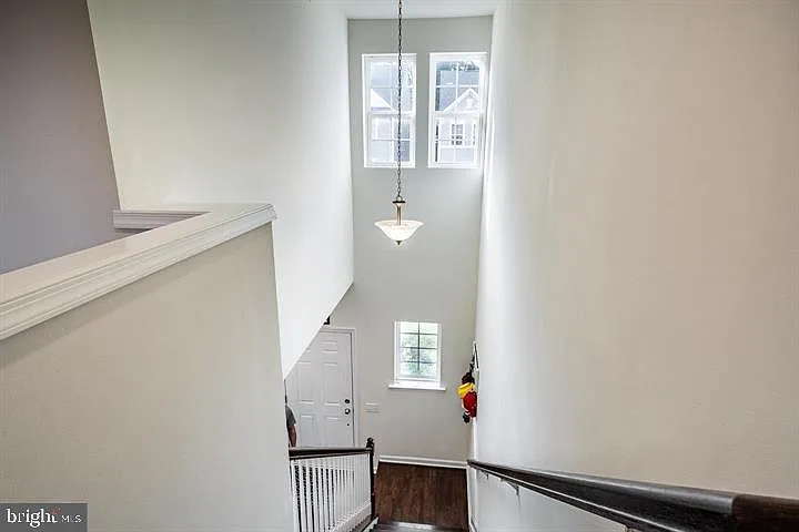 733 Sun Valley Ct — Photo 8