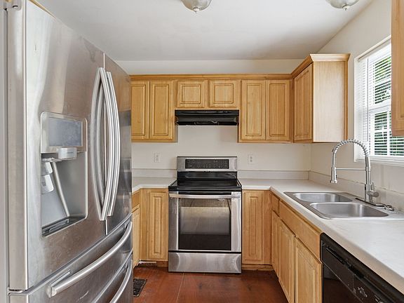 5th image of 3329 Moorewood Dr #A