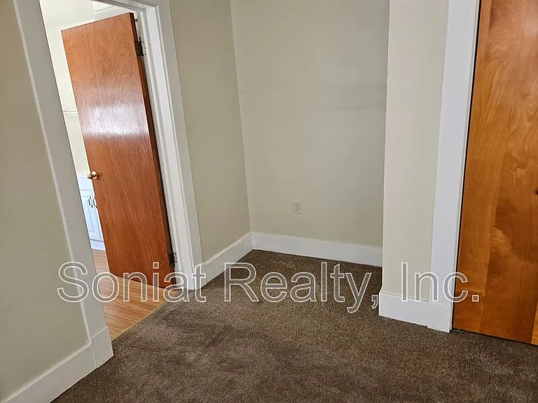 110 S Pierce St #C — Photo 15