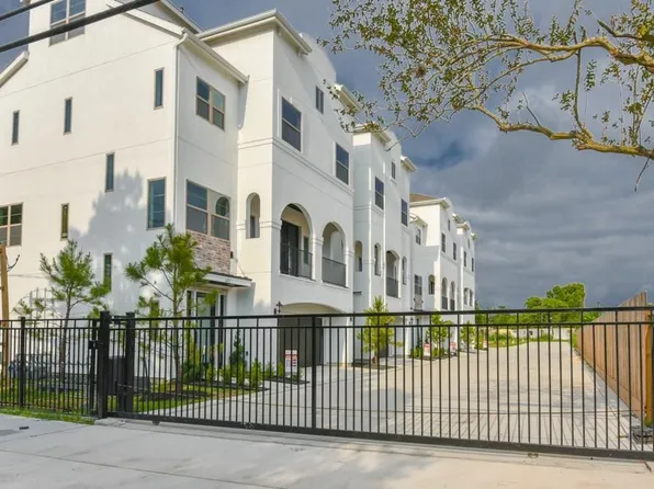 (undisclosed Address), Houston, TX 77009