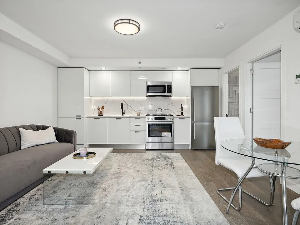 623 Avenue H #3A