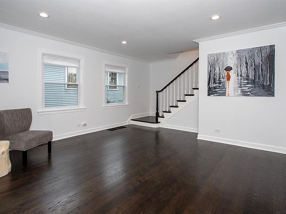 2nd image of 2828 Pearl St