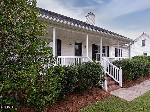 3rd image of 672 Winterfield Drive
