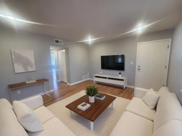 BROOKSIDE, 6401 Brookside Rd, Kansas City, MO 64113