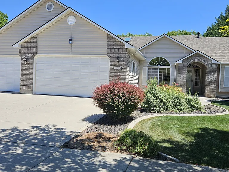 2828 S Slate Creek Way — Photo 2