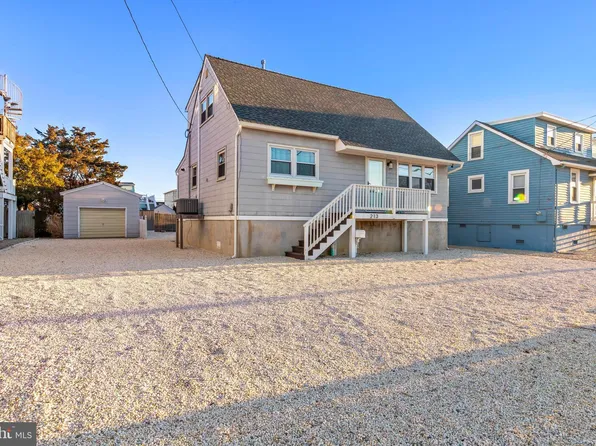 213 W 13th St, Ship Bottom, NJ 08008