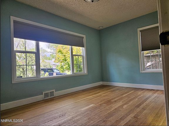 5th image of 950 Delmar Way