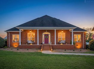 195 Stonegate Dr, Smithville, TN 37166