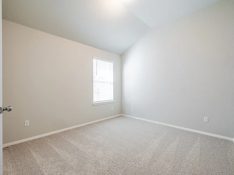 105 Crescent St — Photo 21