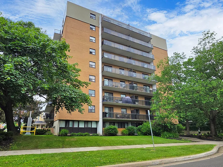 498 Queens Ave — Photo 15