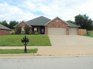 1798 Spring Creek Ave, Springdale, AR 72764