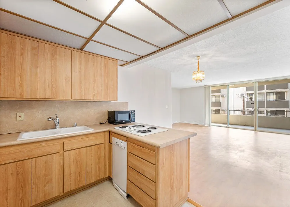 Building Photo - 1300 Midvale Ave #49