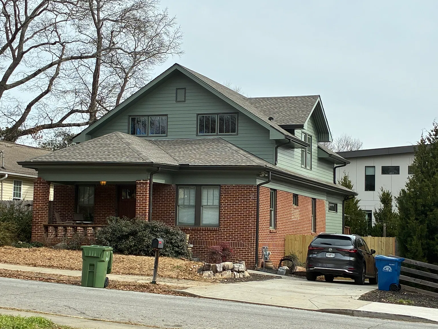 4 bed, 2200 sqft, $4,800 — Photo 1