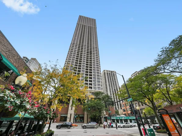 1030 N State St APT 39A, Chicago, IL 60610