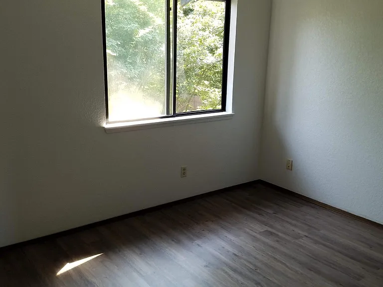 336 W Elizabeth St #4 — Photo 6