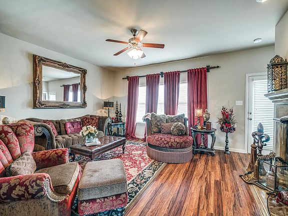 2nd image of 2909 Cattle Baron Dr