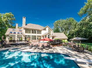 21 Hidden Brook Dr, North Barrington, IL