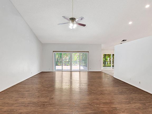 5th image of 9288 Sun Pointe Drive