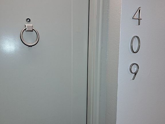 2nd image of 400 Island Way APT 1409