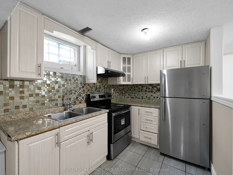 4 Carwin Cres #BASEMENT — Photo 13