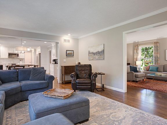 5th image of 15866 Durham Way