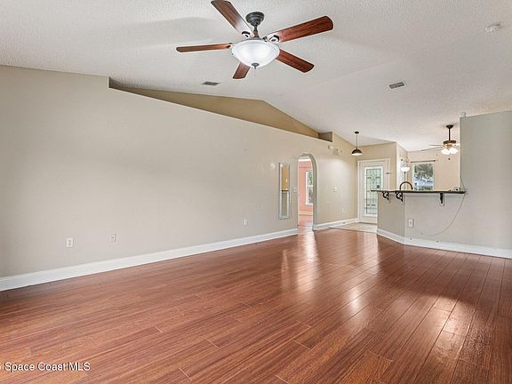 4th image of 2011 Brookshire Cir