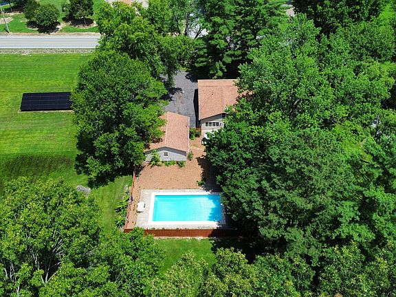 2nd image of 956 Country Club Rd
