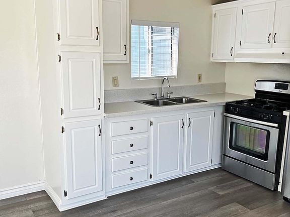 5th image of 133 E 16th St #22