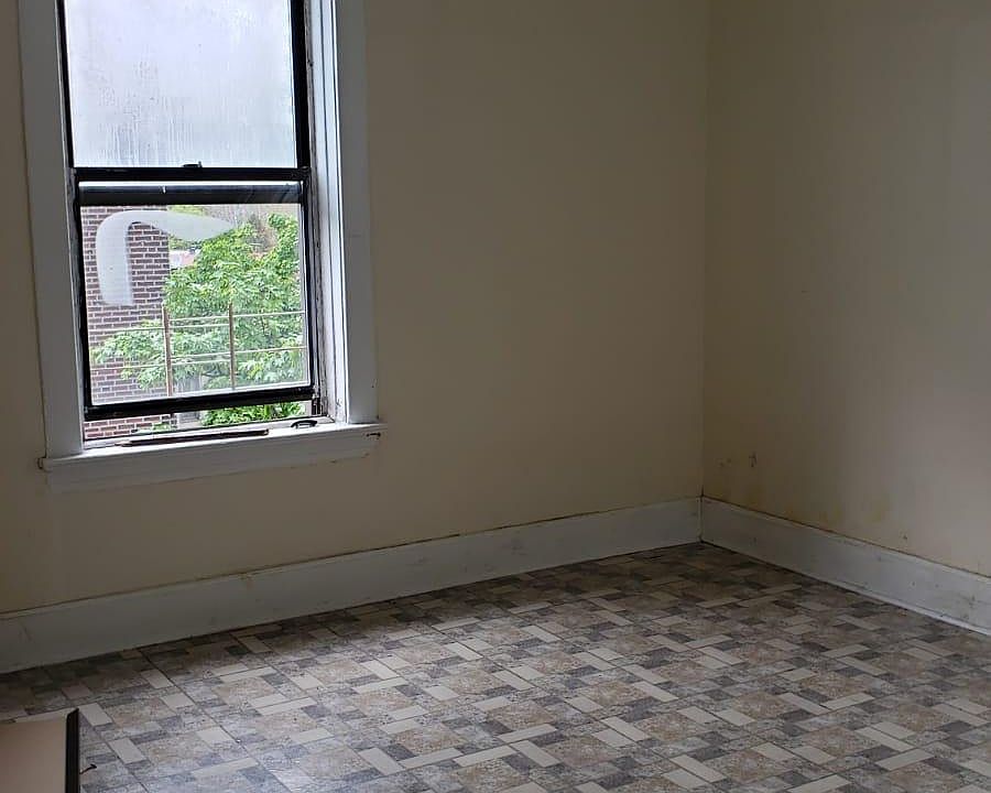 1st image of 379 S Broadway
