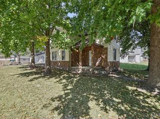 305 N Main St, Lenzburg, IL 62255