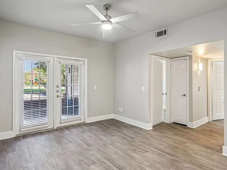 Larkin Apartment Homes — Photo 98