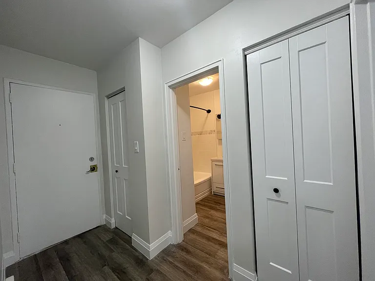 987 Mohawk Rd E #9 — Photo 3