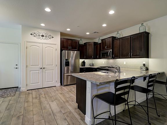 5th image of 2939 N Clanton St