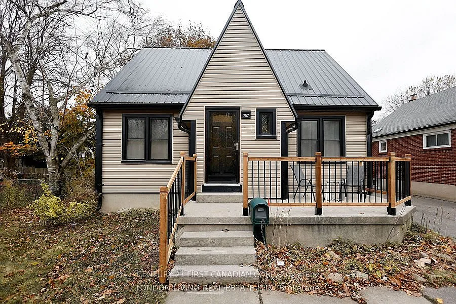 5 bed, $2,600 — Photo 1