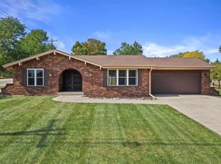 5091 S 60th St, Greenfield, WI 53220