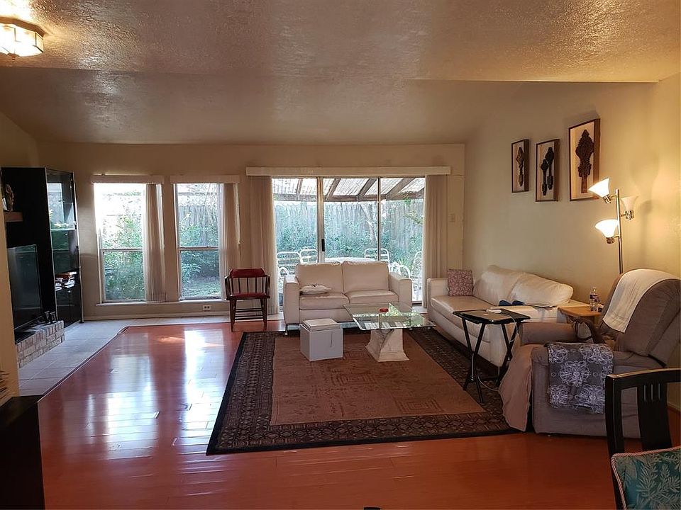 1st image of 432 Gleneagles Dr